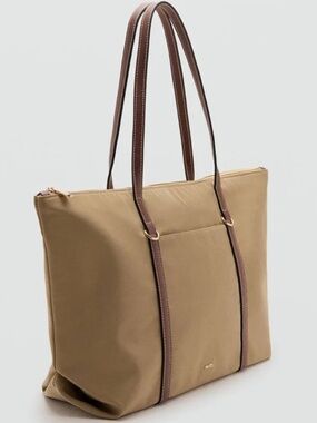 A stunning leather brand new bag , phenomenal piece U shape